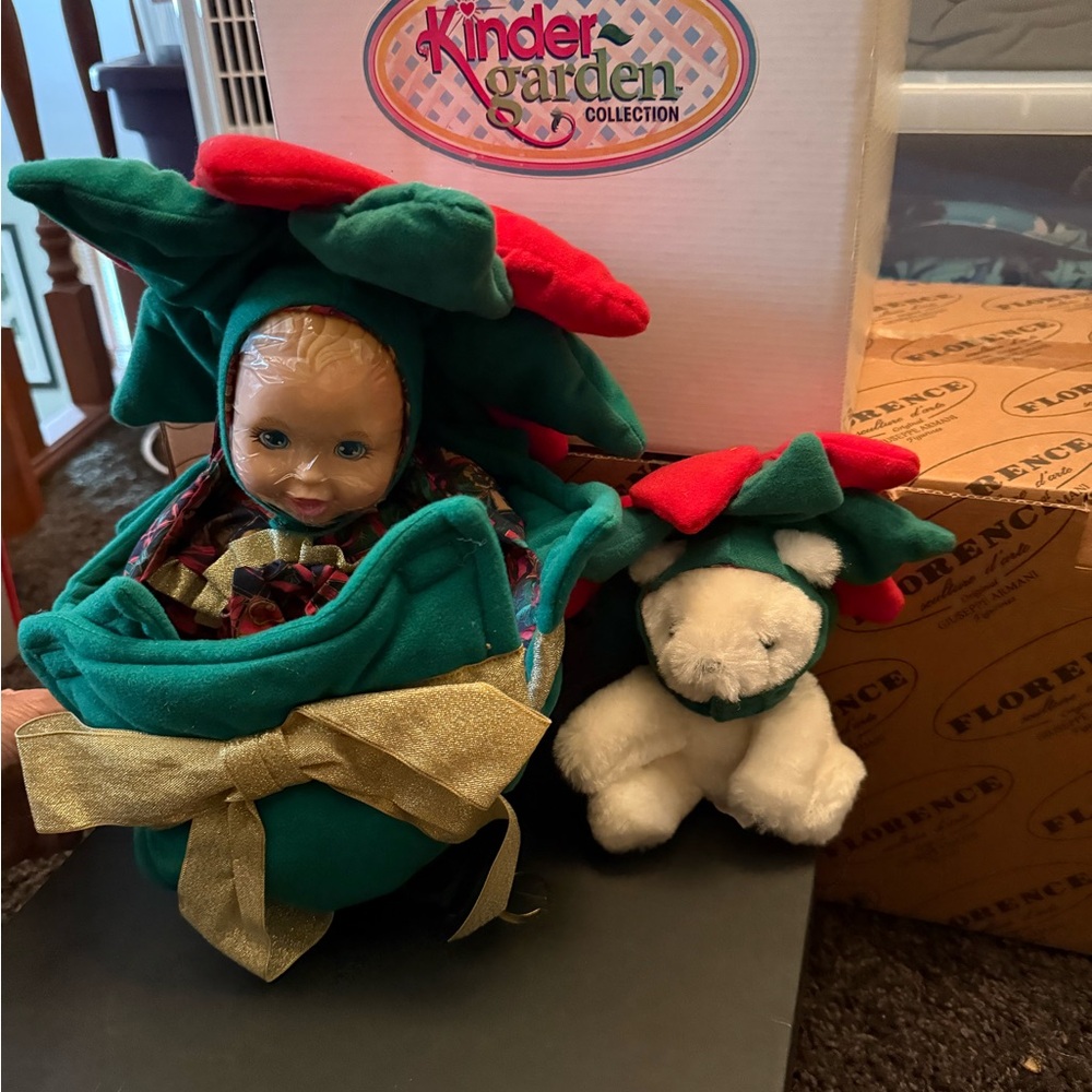 Precilla Pointsetta & Snowflake - Cabbage Pactch Kinder Garden Collection -